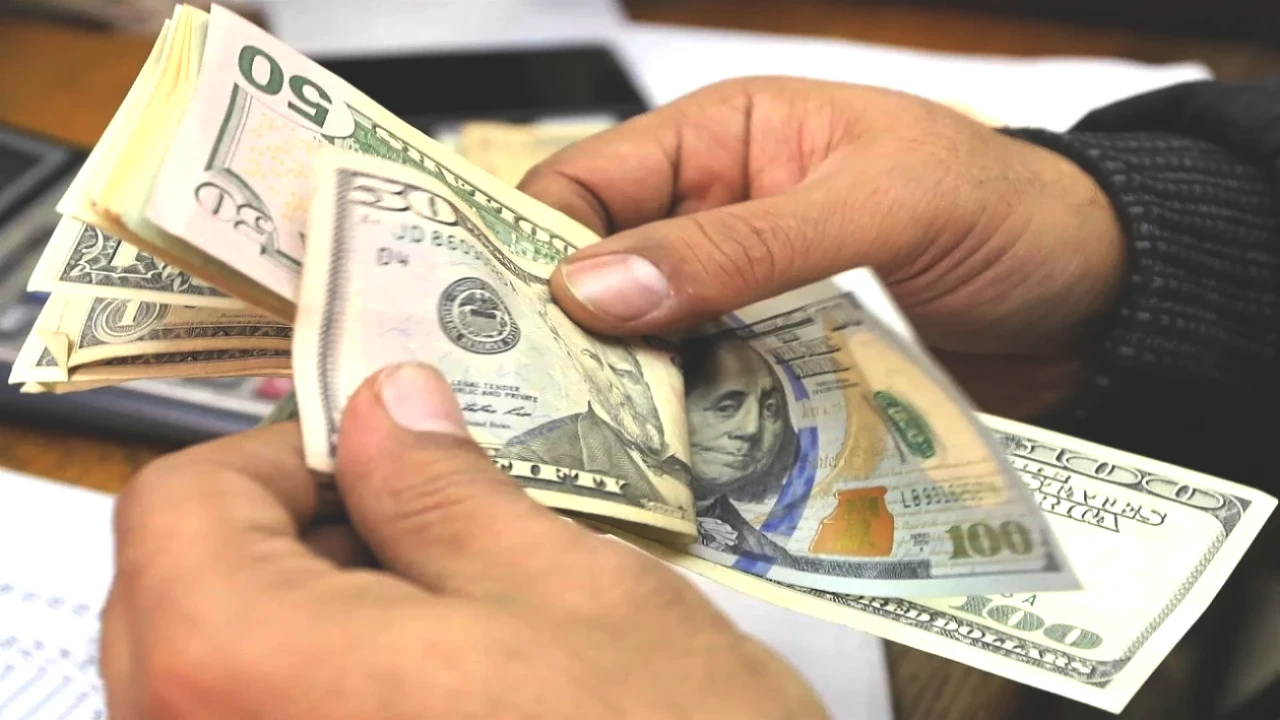 Dolar Yılsonunda Rekor Seviyelere Ulaşacak! Merkez Bankası'ndan Şaşırtan Açıklama